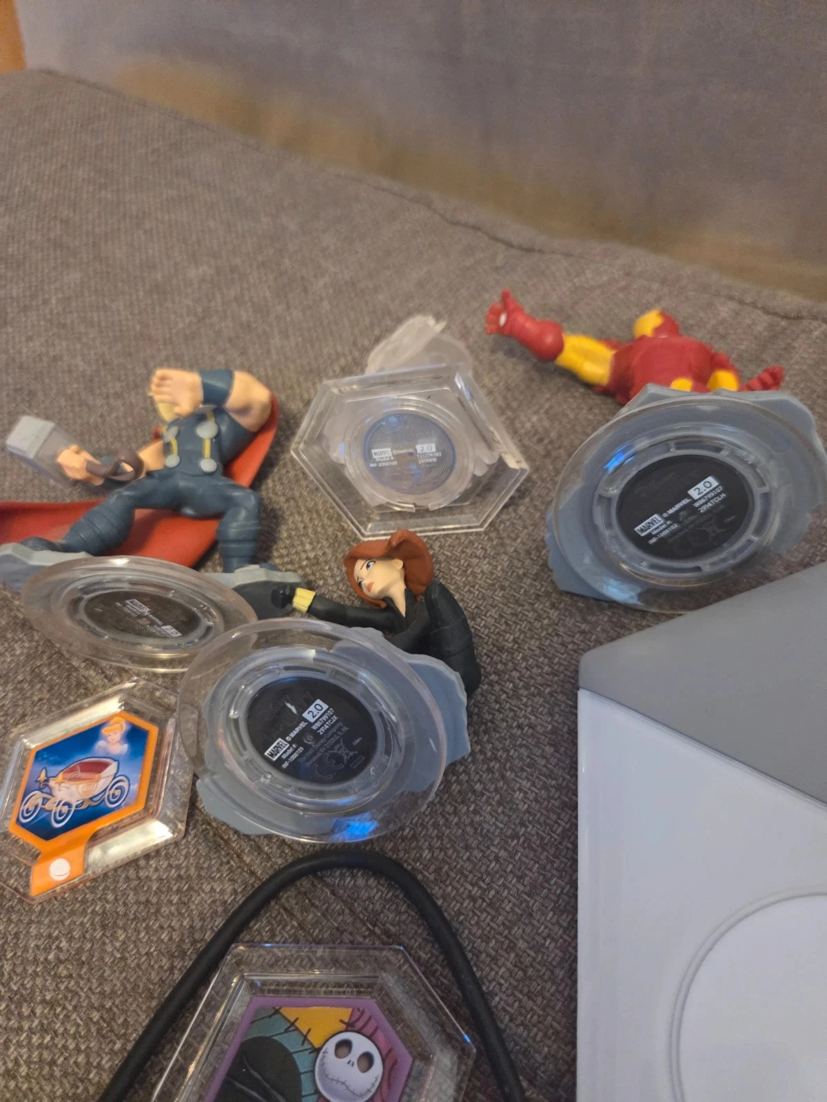 ❤️3 figurine + 2 power disque + le transparant Disney Infinity 2.0 + plateau – photo 2